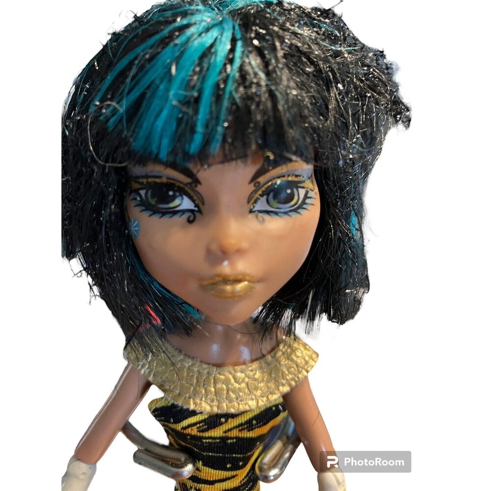 Monster High Doll Ghouls Rule Cleo DeNile black blue hair in yellow/gold dress